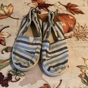 5/$3 Tom’s Blue Striped Loafers